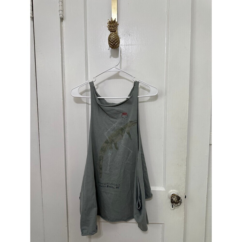 Outer Banks North Carolina Tastes like Chicken women’s size X-large cut out tank